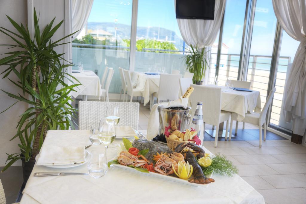 Aparthotel Il Conero Mare Numana Zewnętrze zdjęcie