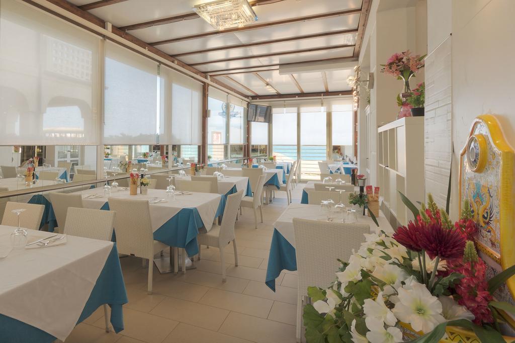 Aparthotel Il Conero Mare Numana Zewnętrze zdjęcie